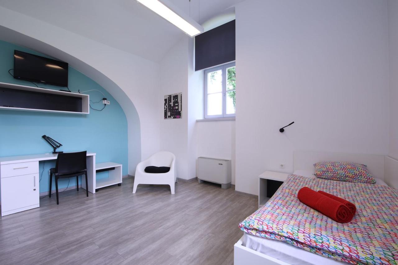 Hostel Bedem Karlovac Exterior foto