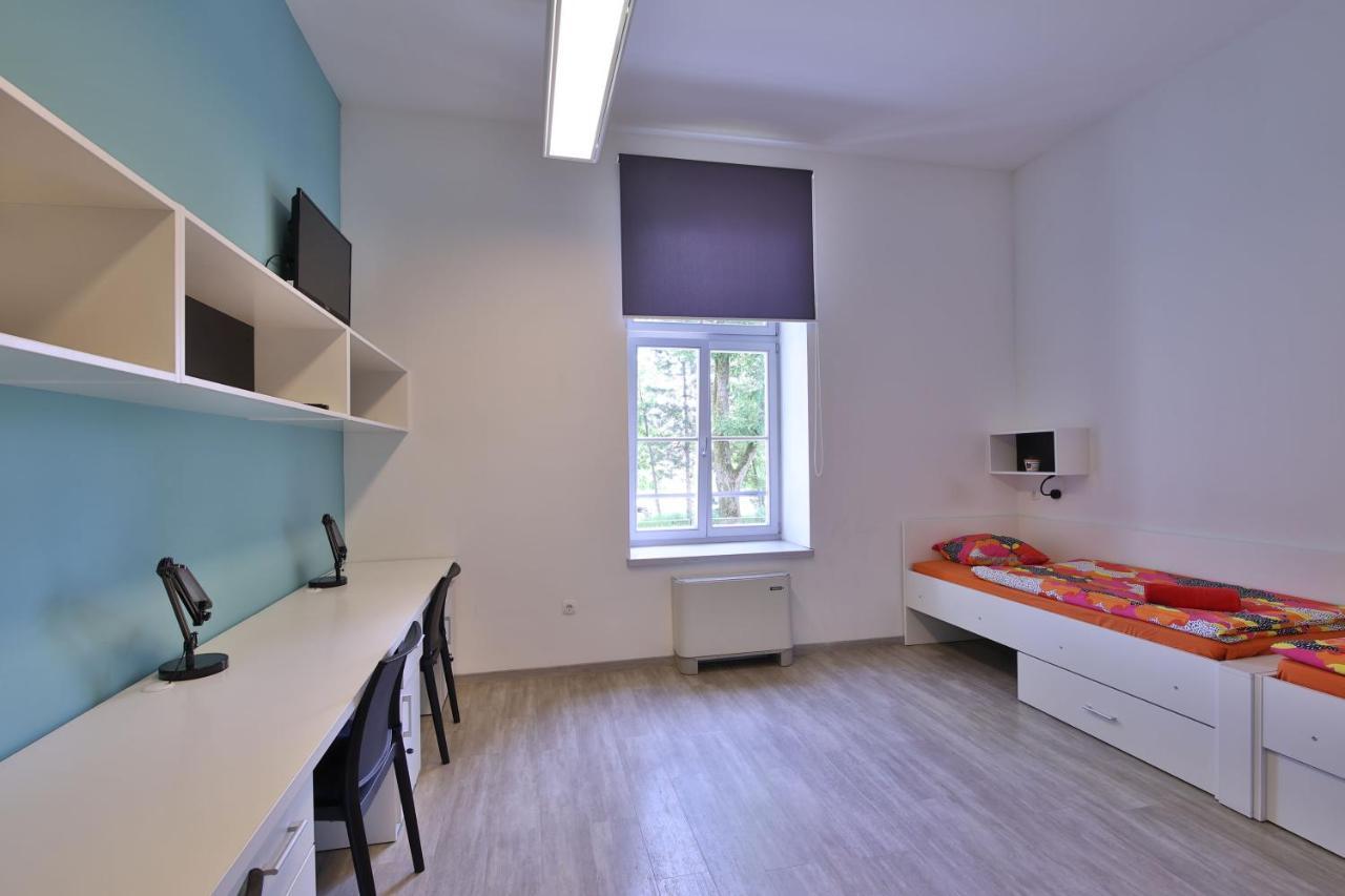 Hostel Bedem Karlovac Exterior foto